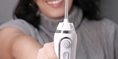 Ústne sprchy Waterpik: Nezľavujte zo svojich štandardov zubnej starostlivosti ani počas dovolenky