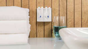 OVIDEN Ovi-One univerzálny držiak na 4 kefkové hlavice, biely