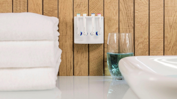 OVIDEN Ovi-One univerzálny držiak na 4 kefkové hlavice, biely