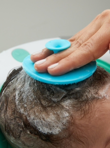 Frida Baby Head-to-Toe Bath Brush, silikónová žinka