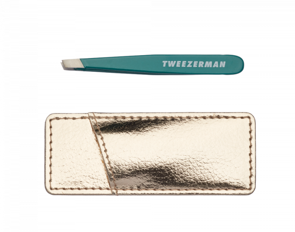 Tweezerman Mini SLANT smaragdovozelená pinzeta so zlatým puzdrom
