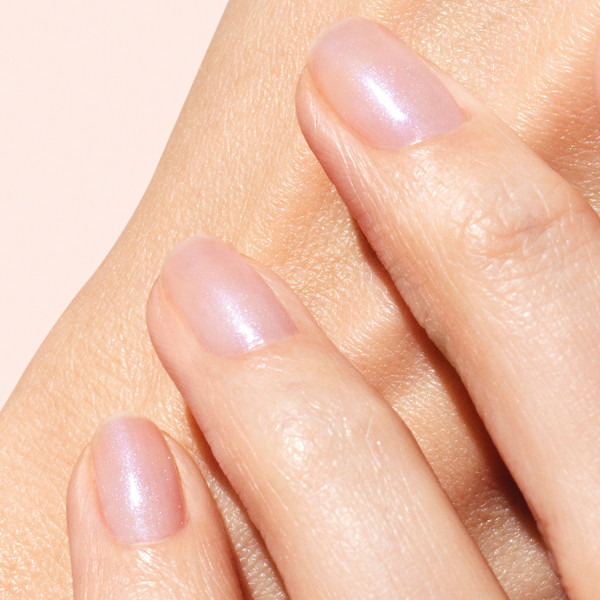 Manucurist Active™ Bright, Vyživujúci a rozjasňujúci lak na nechty, 15 ml