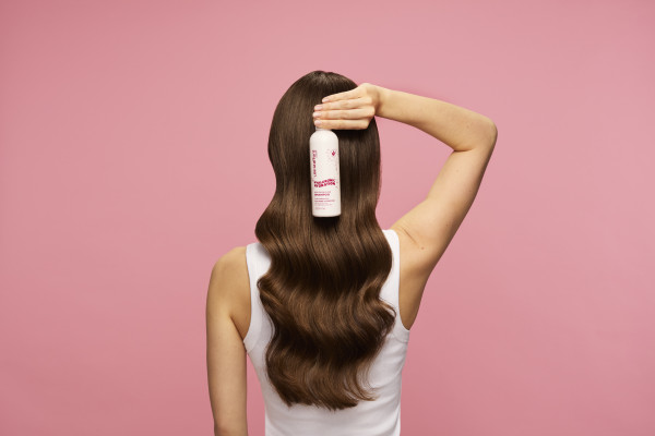 Lee Stafford Hyaluronic Hydration Shampoo, hĺbkovo hydratačný šampón, 250 ml