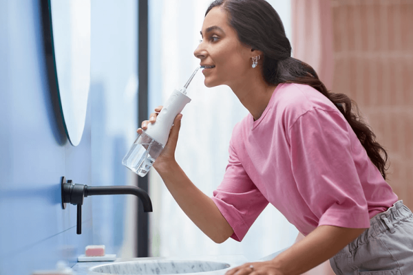 Philips Sonicare 9000 DiamondClean a Prenosná ústna sprcha HX3886/41 Sonická elektrická zubná kefka a prístroj na medzizubnú hygienu