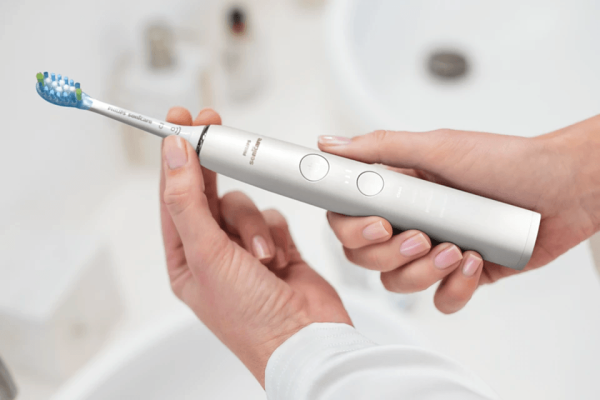Philips Sonicare 9000 DiamondClean a Prenosná ústna sprcha HX3886/41 Sonická elektrická zubná kefka a prístroj na medzizubnú hygienu