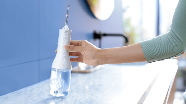Philips Sonicare 9000 DiamondClean a Prenosná ústna sprcha HX3886/41 Sonická elektrická zubná kefka a prístroj na medzizubnú hygienu