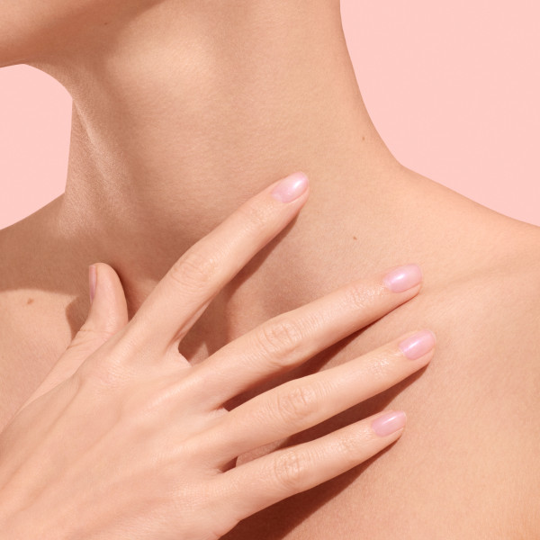 Manucurist Active Plump, vyživujúci lak na nechty s kolagénom, 15 ml